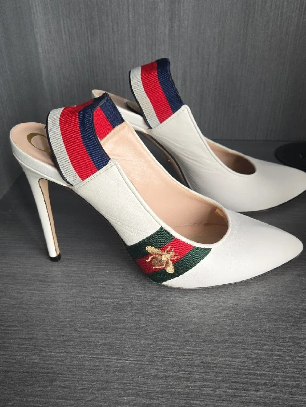 Gucci White Pointed-Toe Slingback Flats with Red-Blue Ribbon - Picture 2 of 7